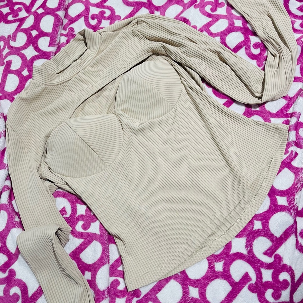 Padded ribbed top✨